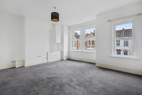 17b Werndee Road, London, SE25 5LB