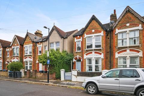 17b Werndee Road, London, SE25 5LB