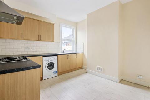17b Werndee Road, London, SE25 5LB