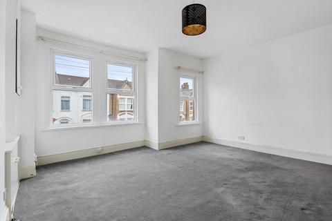 17b Werndee Road, London, SE25 5LB