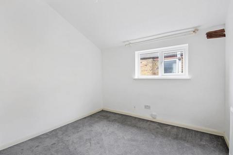 17b Werndee Road, London, SE25 5LB