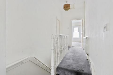17b Werndee Road, London, SE25 5LB