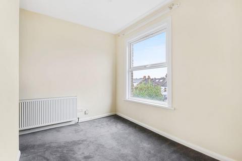 17b Werndee Road, London, SE25 5LB