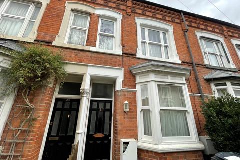 4 bedroom terraced house to rent - College Avenue, Leicester