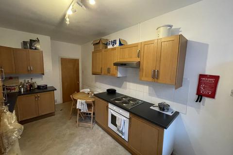 4 bedroom terraced house to rent - College Avenue, Leicester