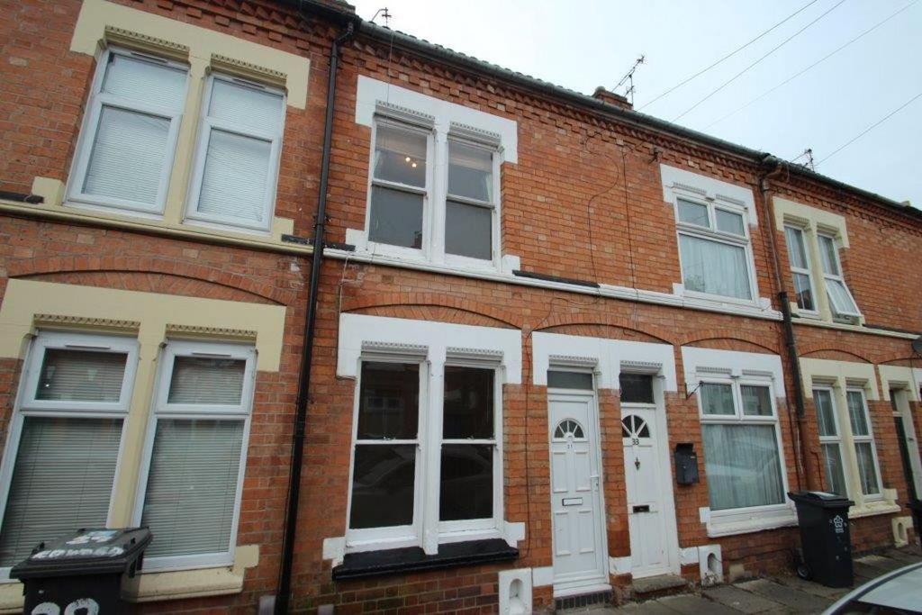 Edward Road, Leicester 2 bed terraced house £900 pcm (£208 pw)