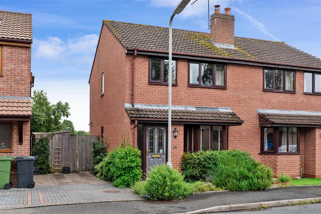 Hawthorne Close, Drakes Broughton, Pershore 3 bed semidetached house