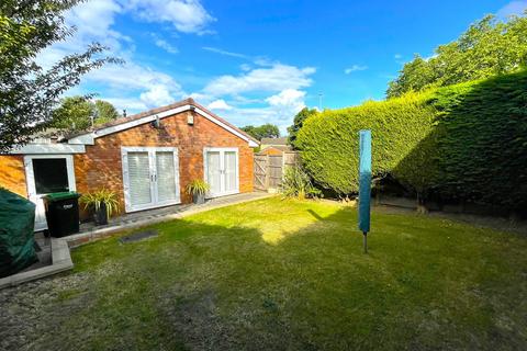 2 bedroom bungalow for sale, Europa Avenue, West Bromwich, B70 6TU