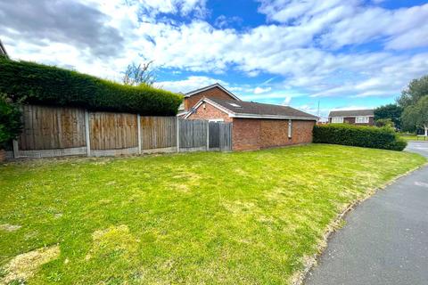 2 bedroom bungalow for sale, Europa Avenue, West Bromwich, B70 6TU