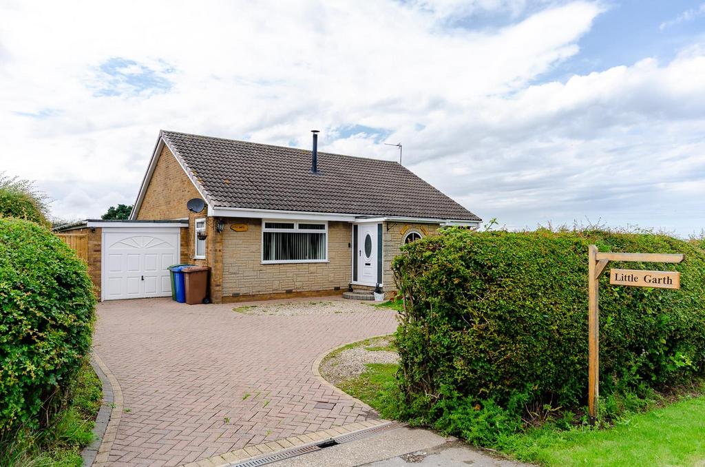 Withernsea Road, Hollym 3 bed detached bungalow for sale £220,000