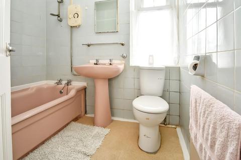 34 Ashtofts Mount, Guiseley, Leeds, LS20 9DB