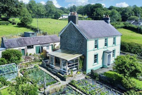 4 bedroom property with land for sale, Pontsian, Llandysul