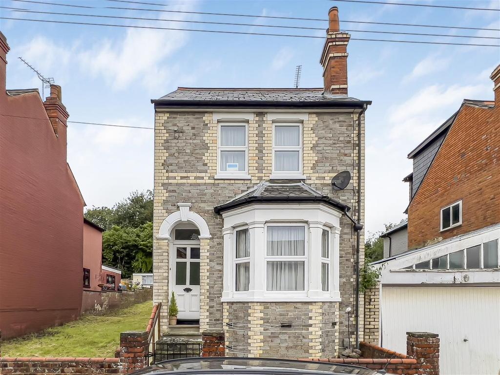 Blenheim Road, Caversham Heights... 3 bed semidetached house £685,000