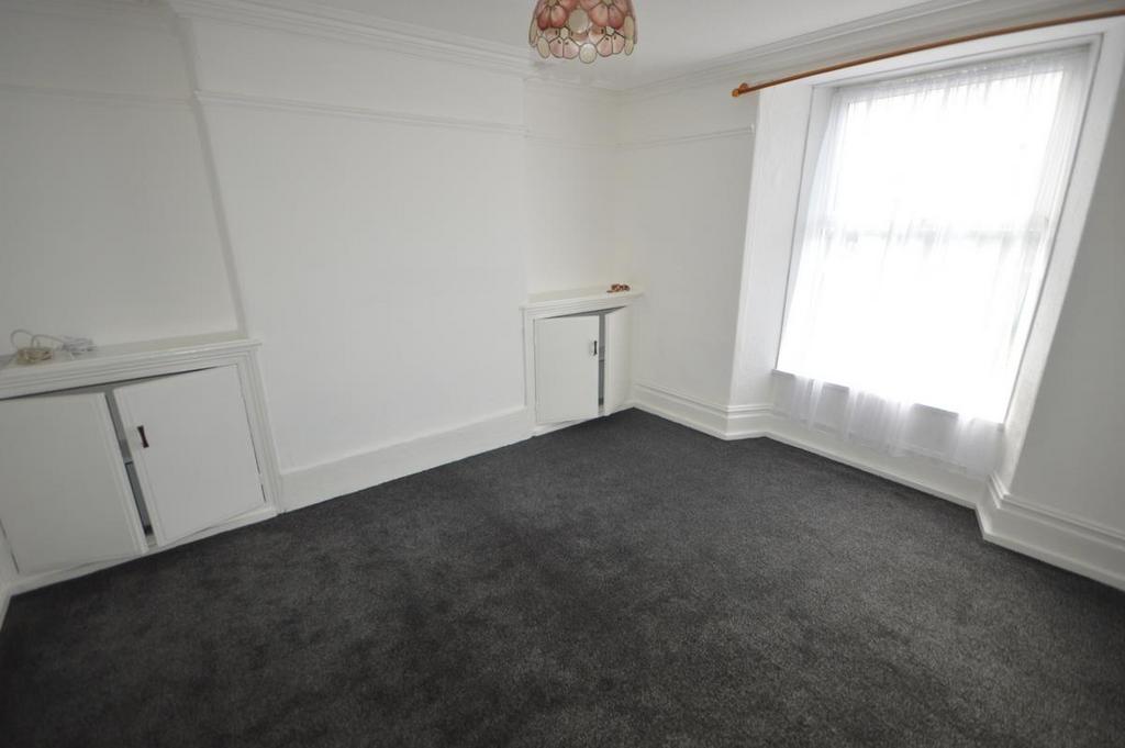 College Street, Camborne 1 bed flat £600 pcm (£138 pw)