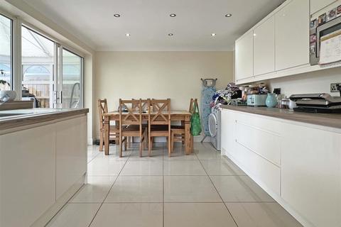 117 Bedells Avenue, Black Notley, Braintree, CM77 8NA