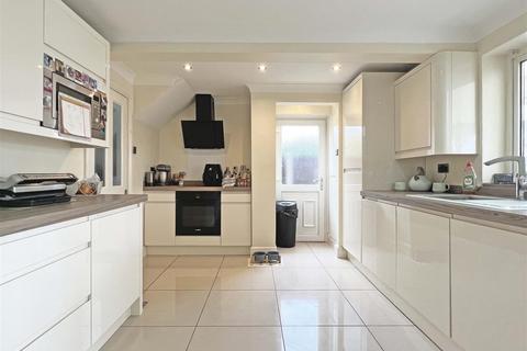 117 Bedells Avenue, Black Notley, Braintree, CM77 8NA
