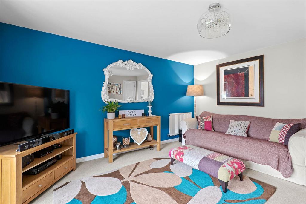 15 Sunset Way Evesham 4 bed detached house £375,000