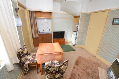 125 Broad Avenue, Leicester, LE5 4PU