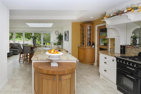138 Halifax Road, Brighouse, HD6 2QA