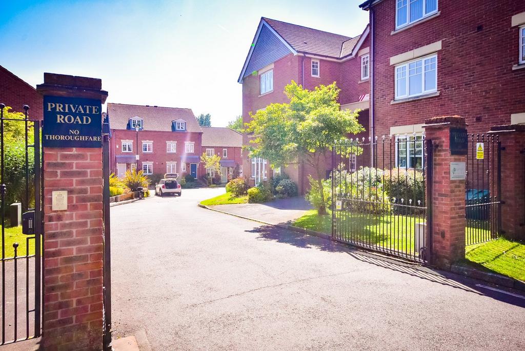 Harrington Walk, Lichfield, WS13 2 bed apartment for sale £230,000