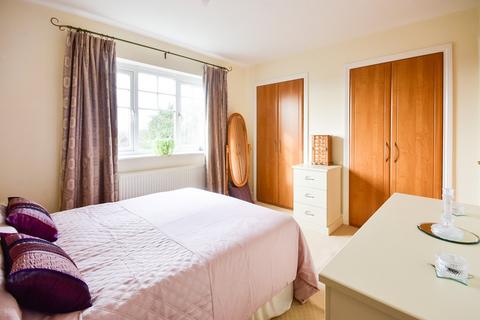 18 Harrington Walk, Lichfield, WS13 7UY