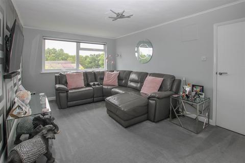 Flat 4, Tern Court Tern Way, Brentwood, CM14 5NZ