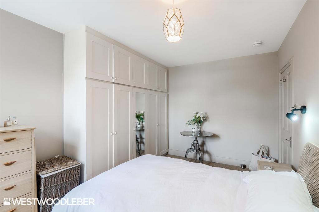 Turners Hill 15.jpg