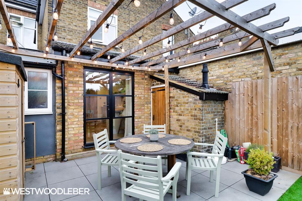 Turners Hill 29.jpg