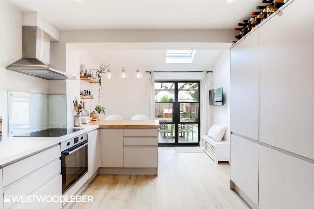 Turners Hill 8.jpg