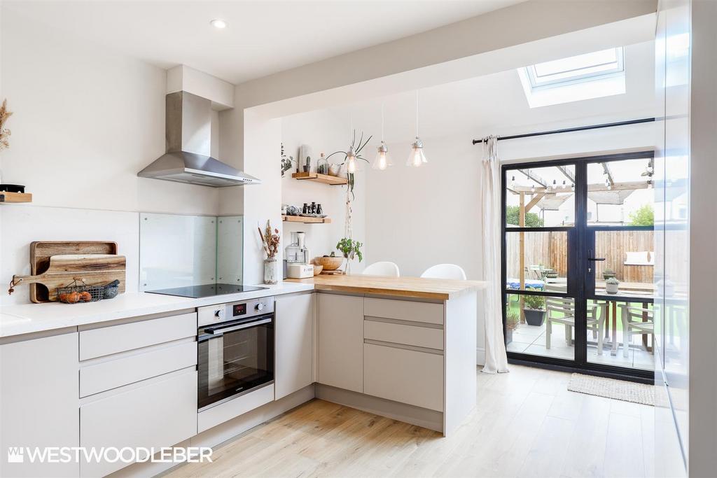 Turners Hill 9.jpg