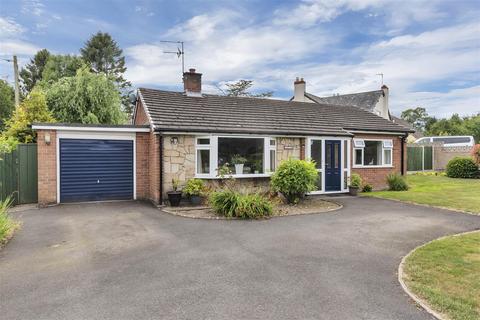 2 bedroom detached bungalow for sale - Station Road, Llanymynech