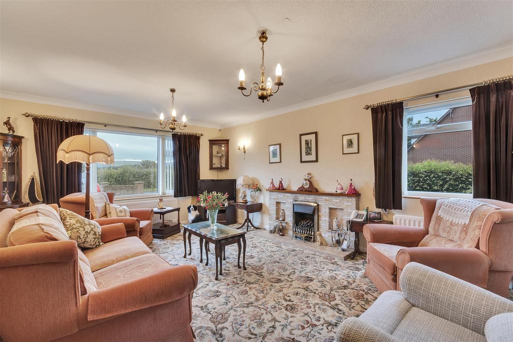 Pool Quay, Welshpool 3 bed detached bungalow £375,000