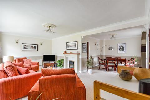 25 Braids Walk, Kirk Ella, Hull, HU10 7PB