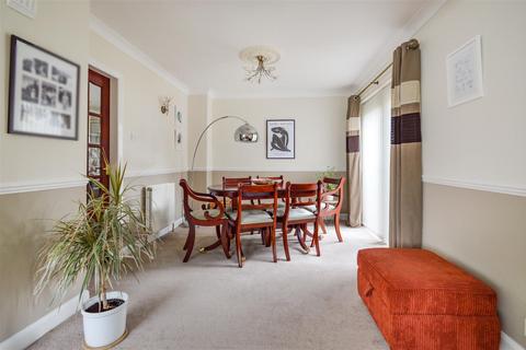 25 Braids Walk, Kirk Ella, Hull, HU10 7PB