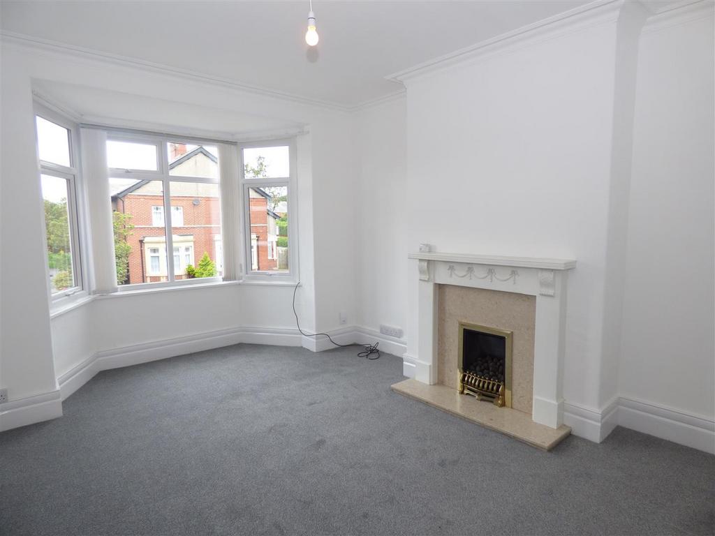 Walton Avenue, North Shields 4 bed £800 pcm (£185 pw)