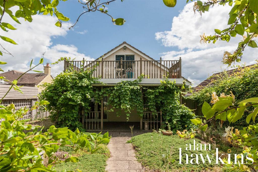 Highridge Close, Purton SN5 4 4 bed detached bungalow for sale £450,000