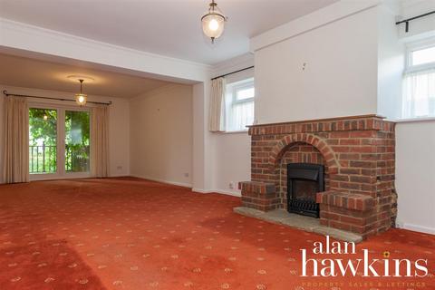 20 Highridge Close, Purton, Swindon, SN5 4BS