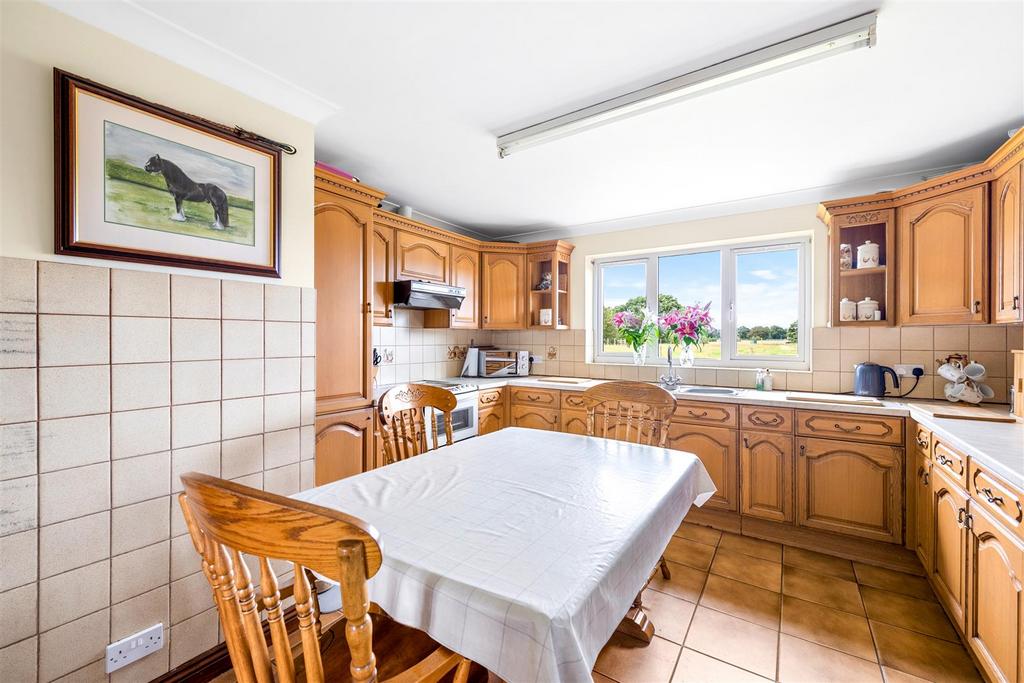 Legsby Road, Market Rasen 4 bed bungalow for sale £375,000