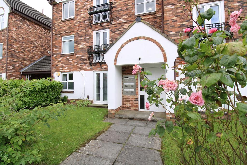 Marske Grove, Darlington 2 bed apartment £70,000