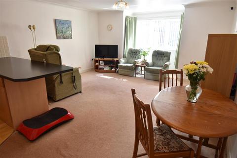 2 bedroom flat for sale, The Sidings, Chinley, High Peak