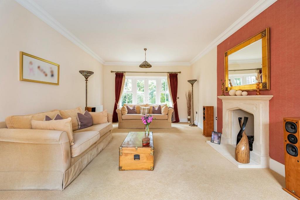 9 Oak Tree Way17.jpg