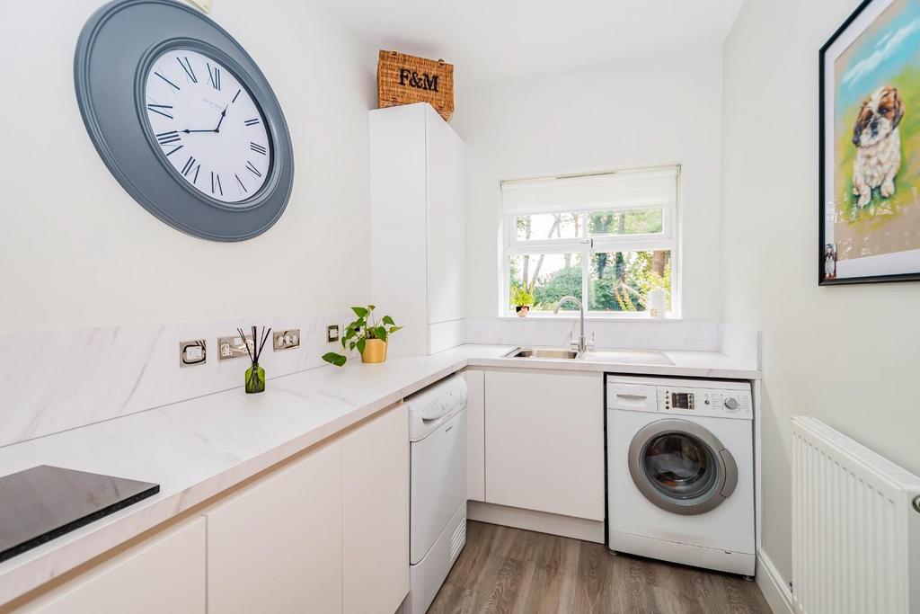 9 Oak Tree Way35.jpg