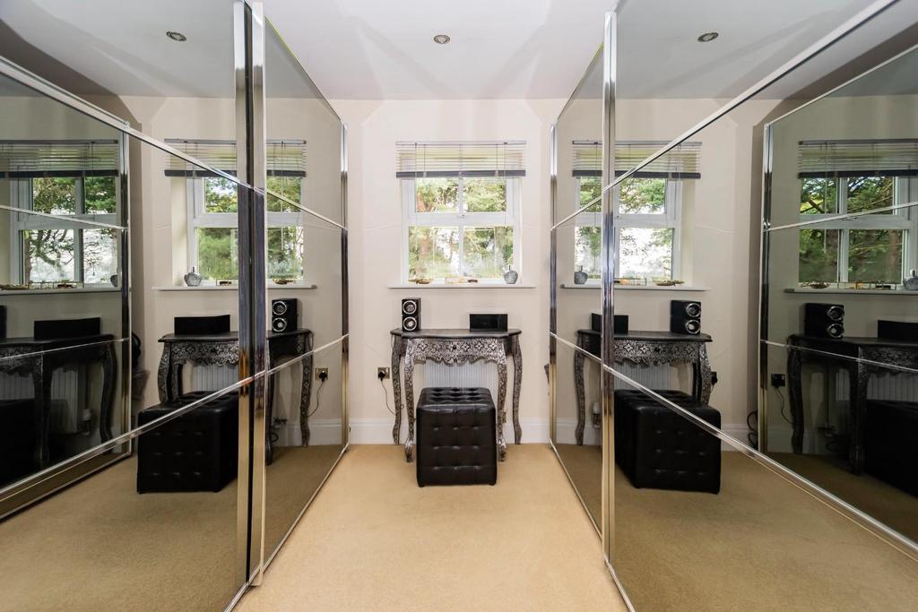 9 Oak Tree Way23.jpg
