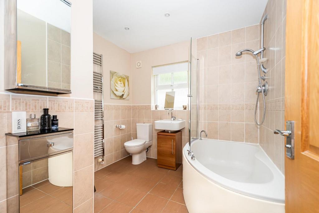 9 Oak Tree Way24.jpg