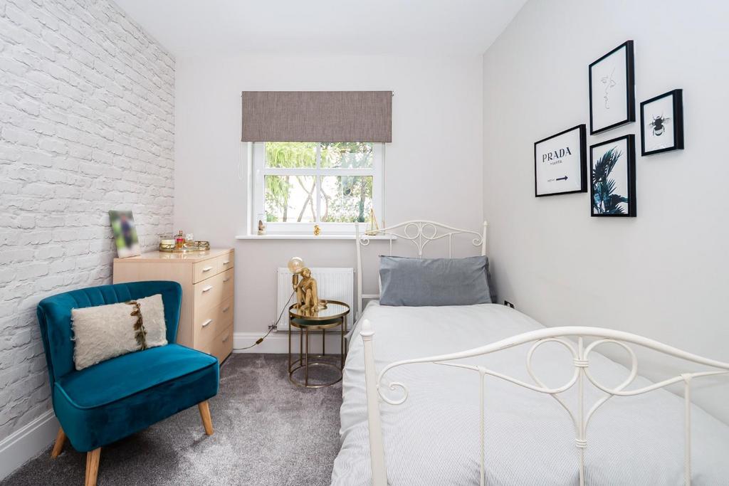 9 Oak Tree Way29.jpg