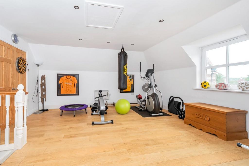 9 Oak Tree Way42.jpg