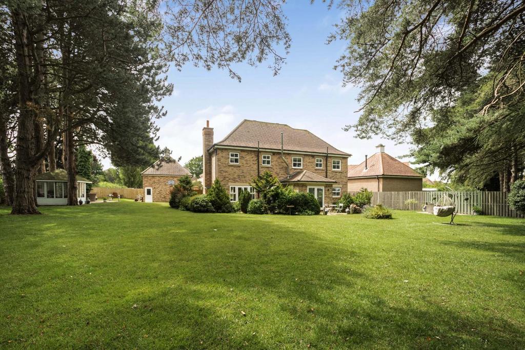 9 Oak Tree Way5.jpg