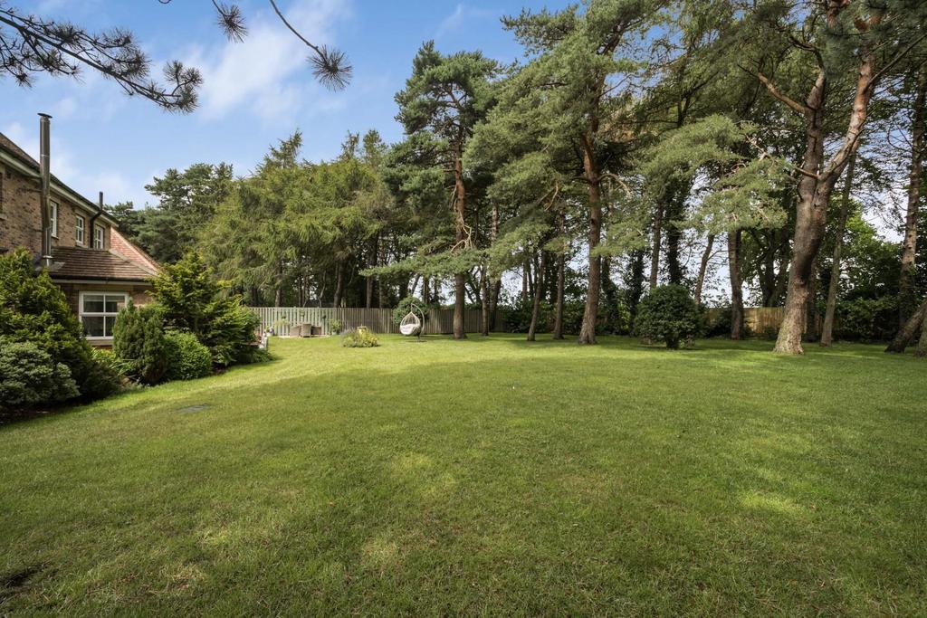 9 Oak Tree Way6.jpg