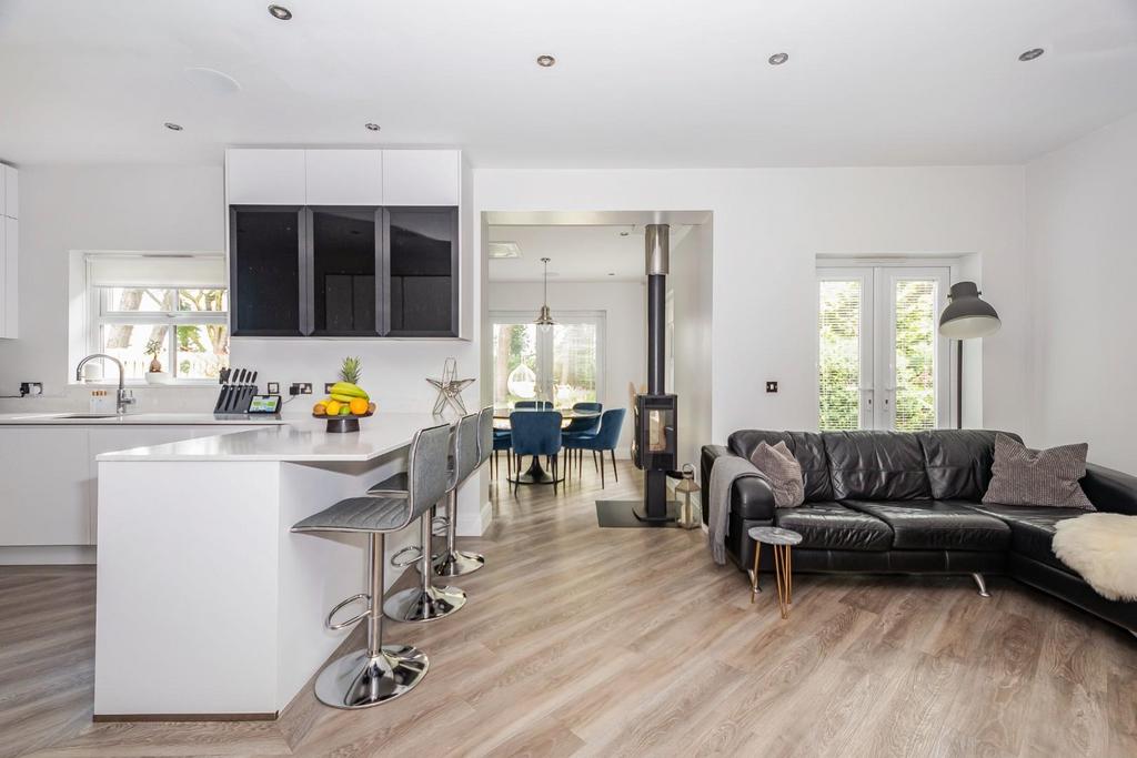 9 Oak Tree Way4.jpg