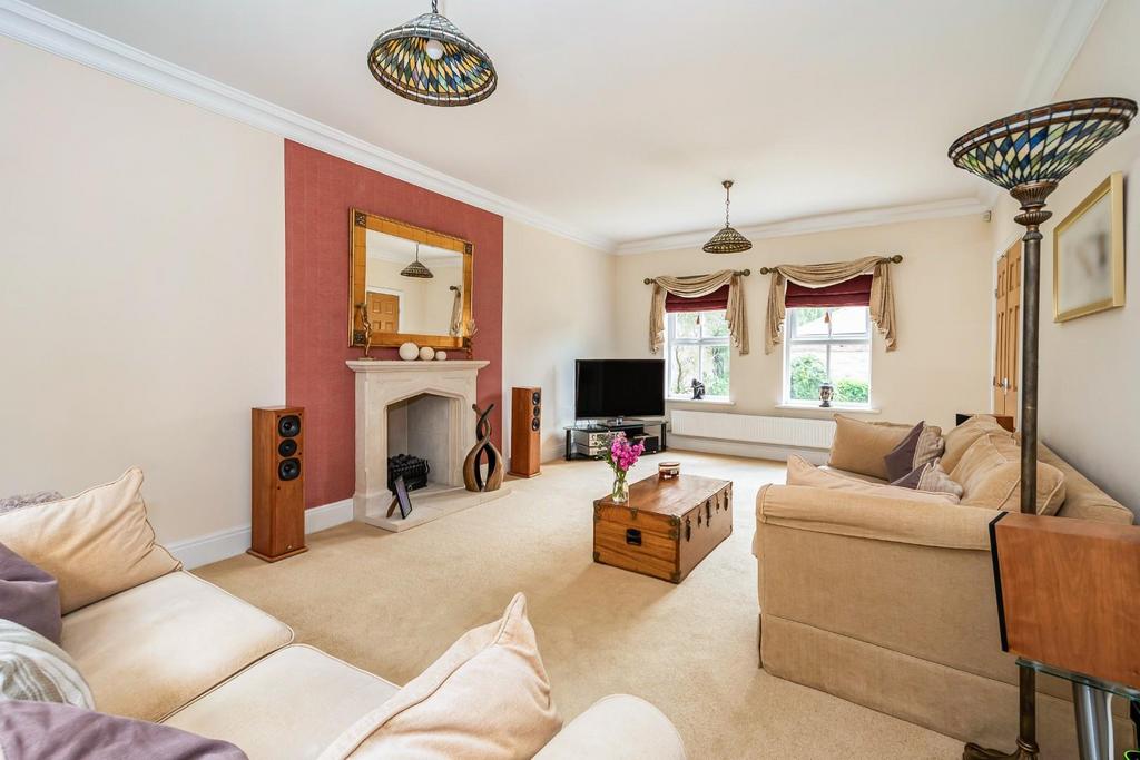 9 Oak Tree Way18.jpg